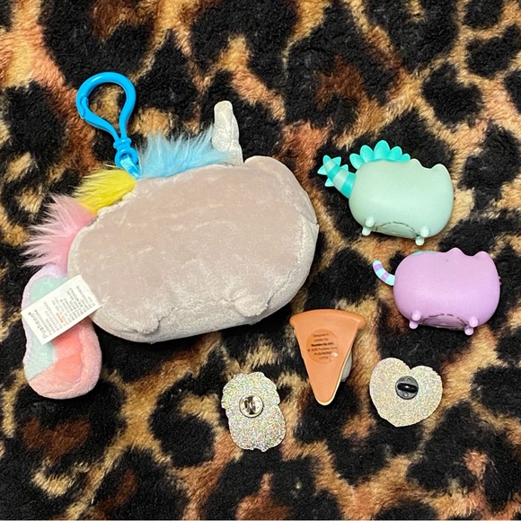 LOT Pusheen plush zipper pull enamel pins figures - Picture 2 of 2